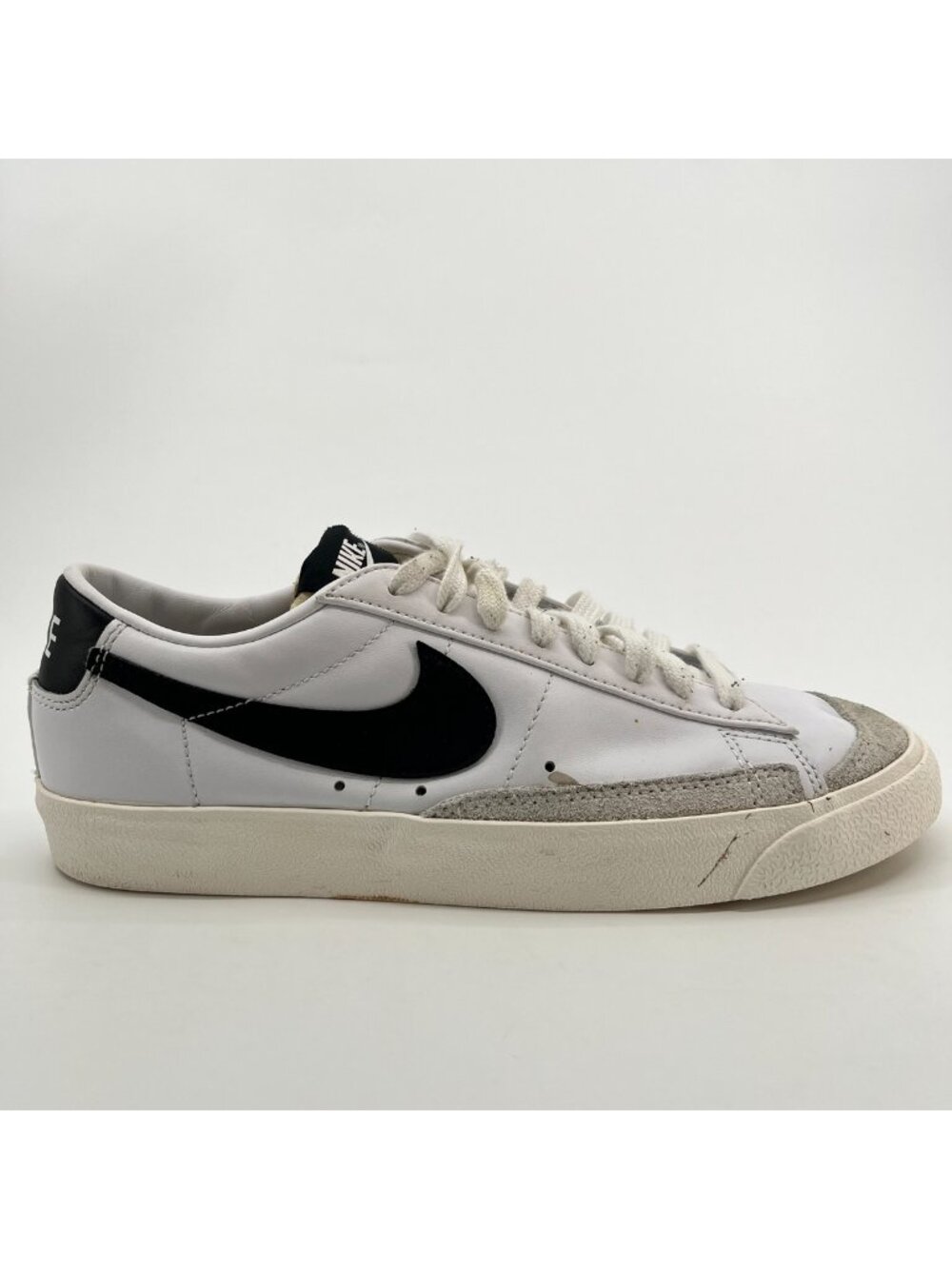 Nike Blazer Low '77 Womens Size 10 White Black Athletic Leather Shoes Sneakers